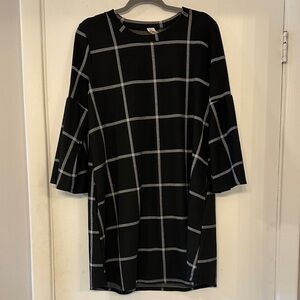 Sundays Elegant Black and White Patterned Dress